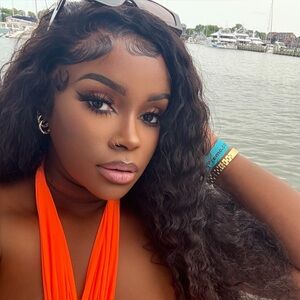 Meet your Posher, JoJo